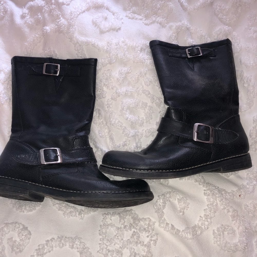 Combat boots